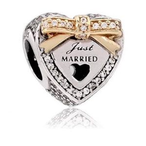 Pandora ‘Just Married’ charm